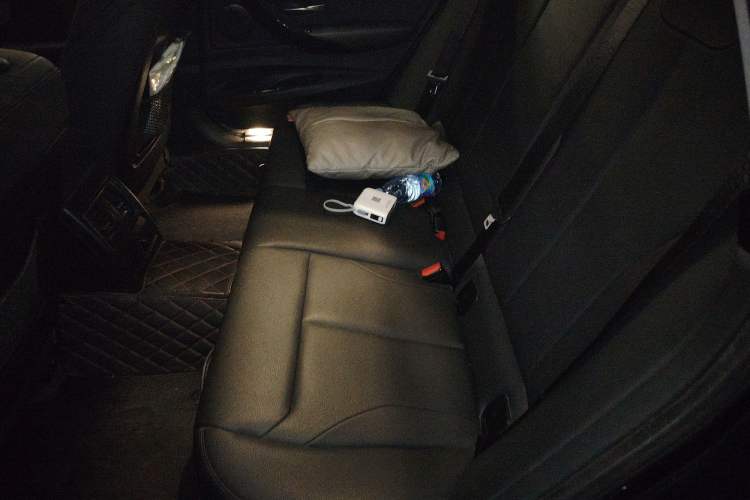Used BMW 3 Series GT 2017 320i Sport Edition Left Rear Seat