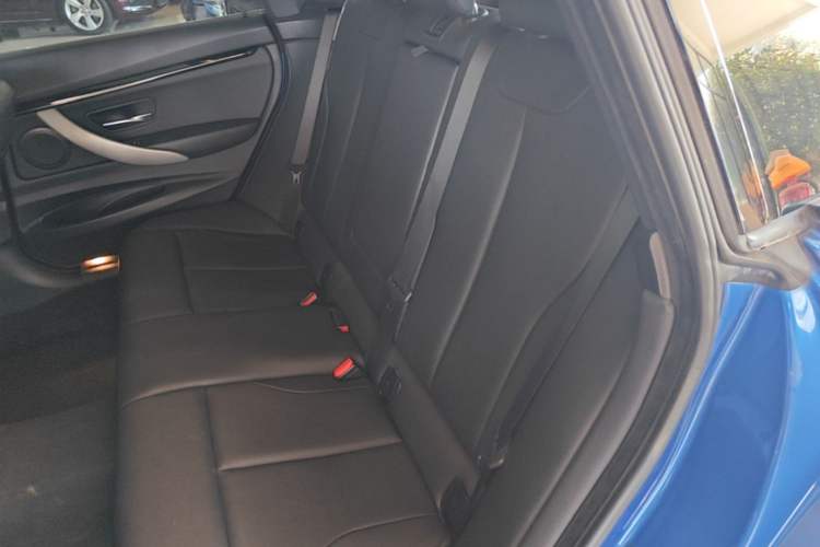 Used BMW 3 Series GT 2017 320i M Sport Left Rear Seat