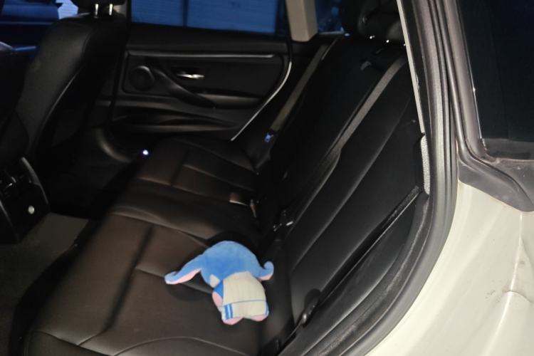 Used BMW 3 Series GT 2017 320i Sport Edition Left Rear Seat