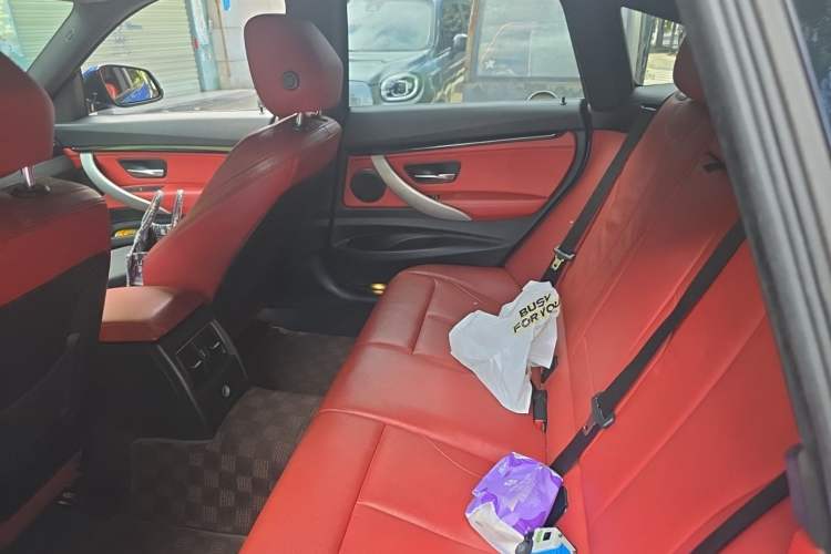 Used BMW 3 Series GT 2017 320i M Sport Left Rear Seat