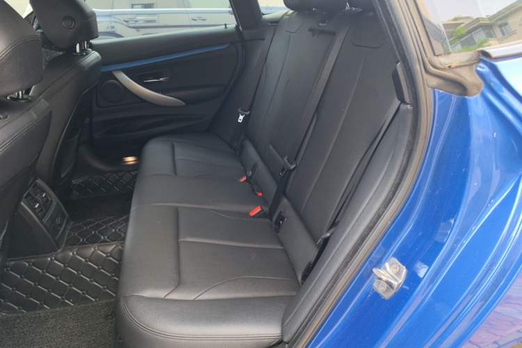 Used BMW 3 Series GT 2017 320i M Sport Left Rear Seat