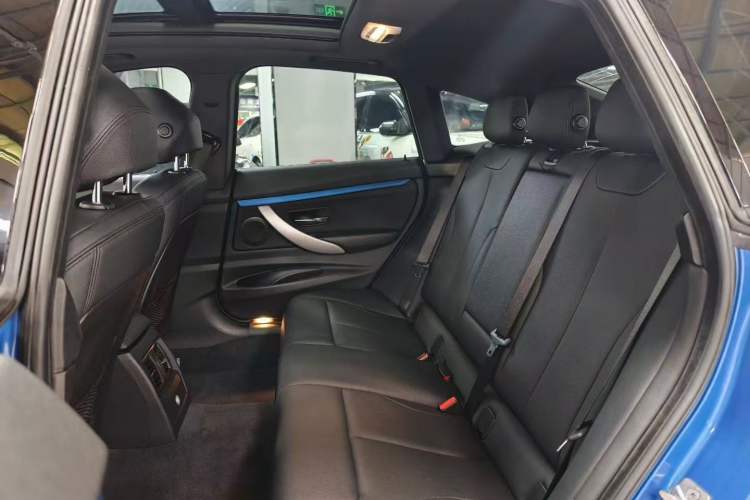Used BMW 3 Series GT 2017 320i M Sport Left Rear Seat