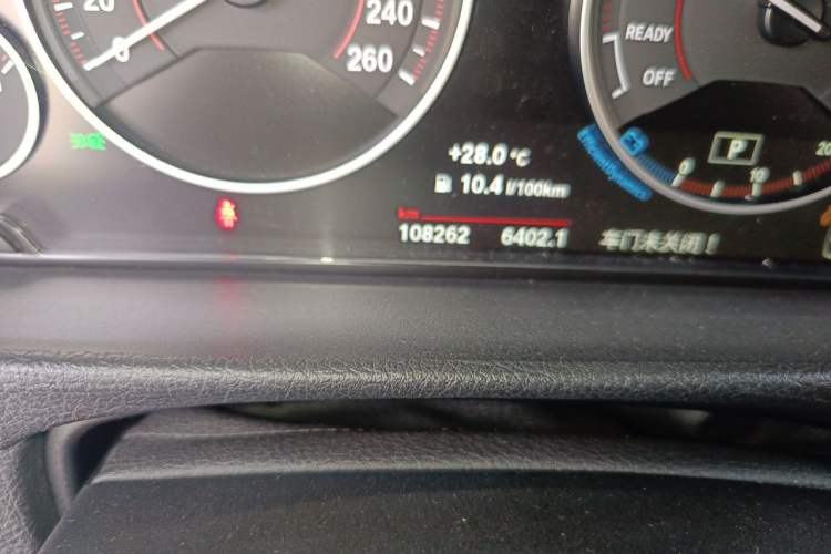 Used BMW 3 Series GT 2017 320i M Sport Odometer Close Up