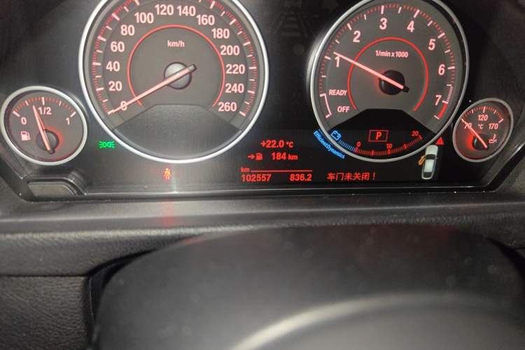 Used BMW 3 Series GT 2017 330i xDrive M Sport Odometer Close Up