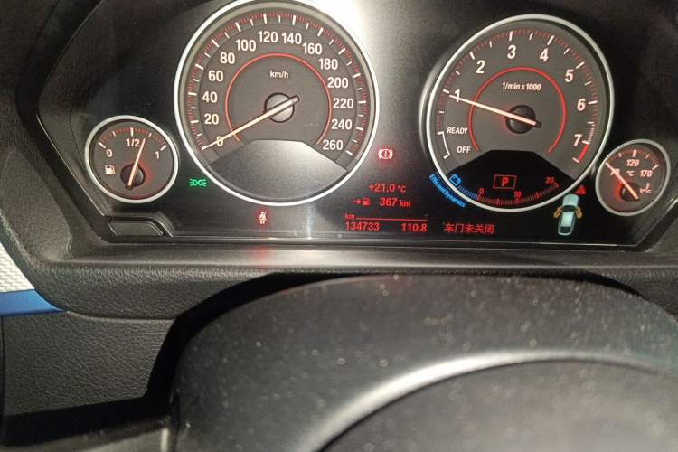 Used BMW 3 Series GT 2017 330i xDrive M Sport Odometer Close Up