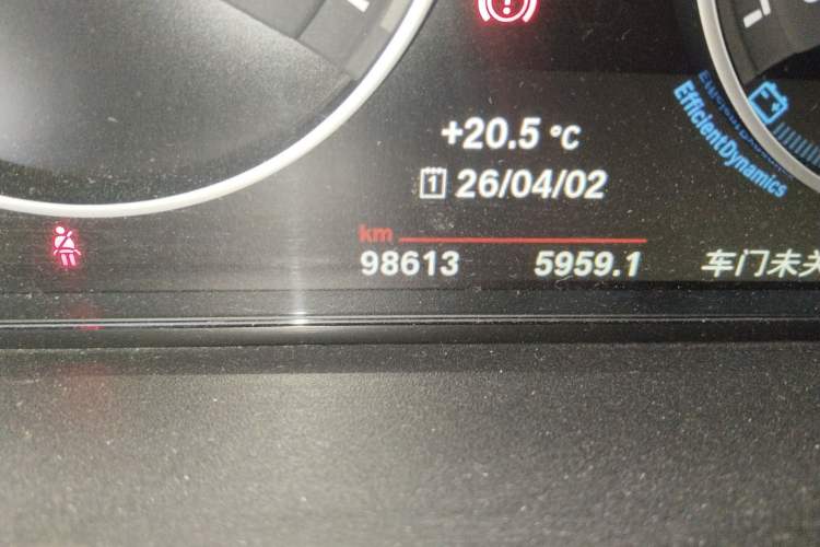 Used BMW 3 Series GT 2017 330i xDrive M Sport Odometer Close Up