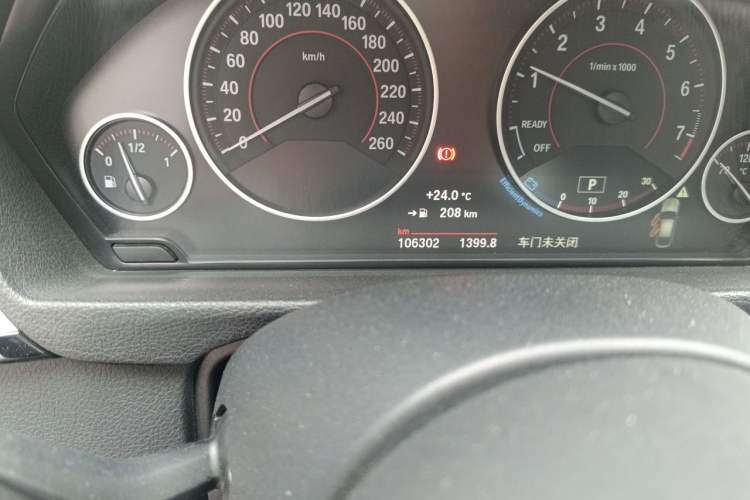 Used BMW 3 Series GT 2017 320i M Sport Odometer Close Up