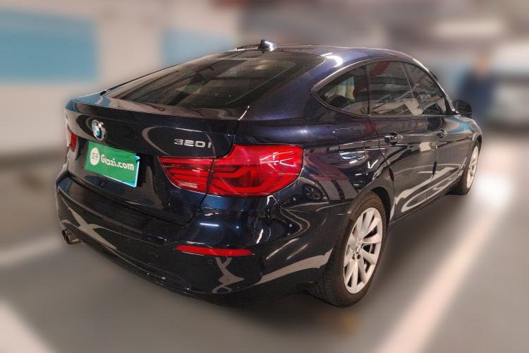 Used BMW 3 Series GT 2017 320i Sport Edition Rear Right 45 Deg