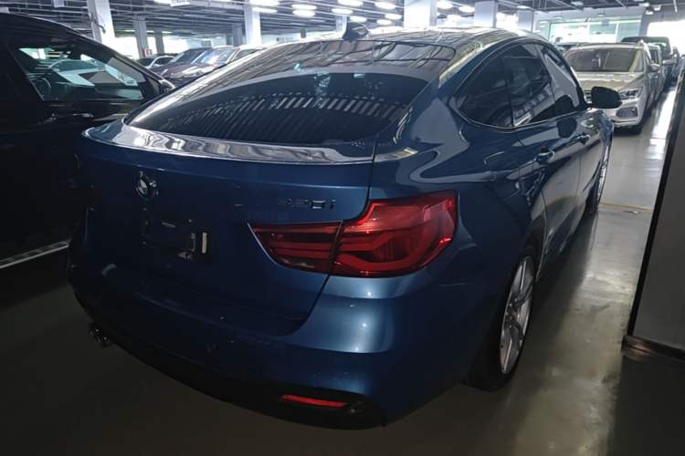 Used BMW 3 Series GT 2017 320i M Sport Rear Right 45 Deg