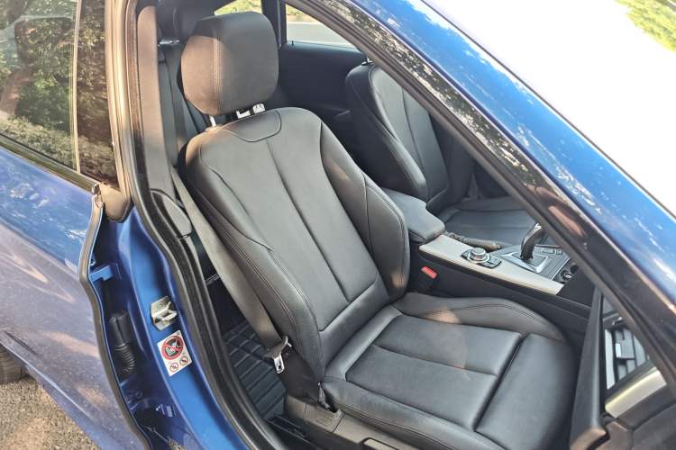 Used BMW 3 Series GT 2017 320i M Sport Right Front Seat