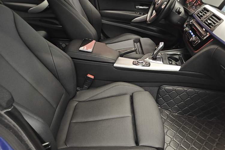 Used BMW 3 Series GT 2017 320i M Sport Right Front Seat