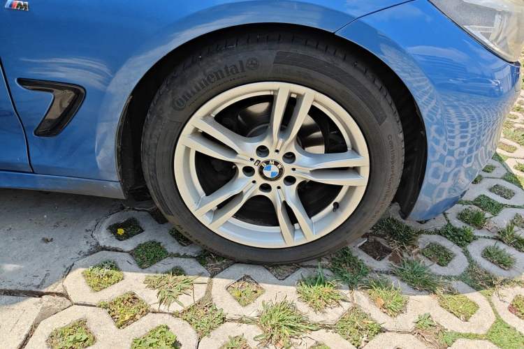 Used BMW 3 Series GT 2017 320i M Sport Right Front Wheel Hub