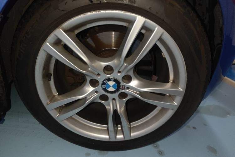 Used BMW 3 Series GT 2017 330i xDrive M Sport Right Front Wheel Hub