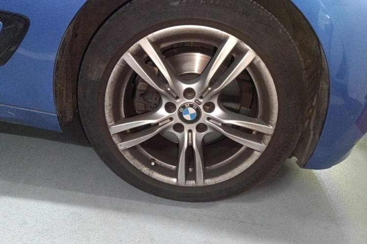 Used BMW 3 Series GT 2017 330i xDrive M Sport Right Front Wheel Hub