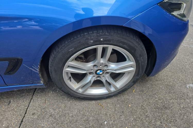 Used BMW 3 Series GT 2017 320i M Sport Right Front Wheel Hub