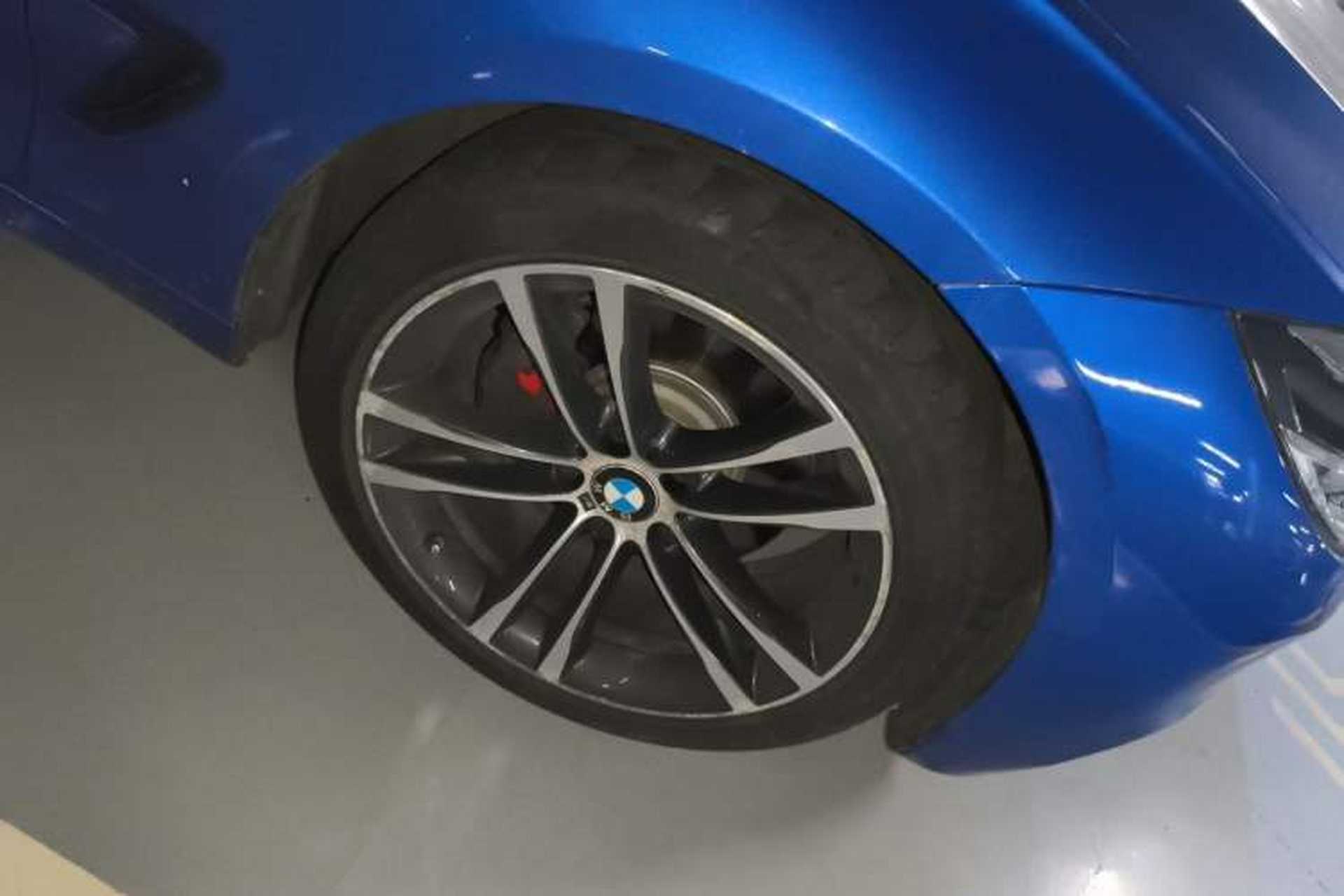 Used BMW 3 Series GT 2017 330i xDrive M Sport Right Front Wheel Hub