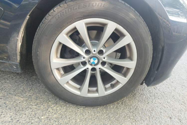 Used BMW 3 Series GT 2017 320i Sport Edition Right Front Wheel Hub