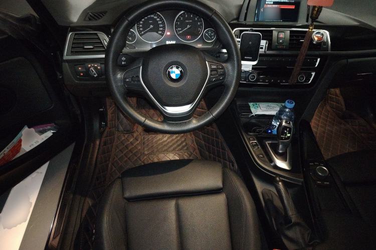 Used BMW 3 Series GT 2017 320i Sport Edition Steering Wheel