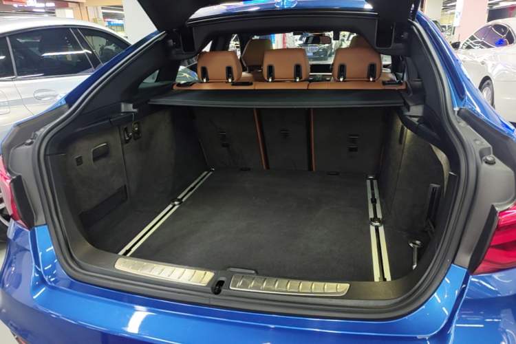 Used BMW 3 Series GT 2017 320i M Sport Trunk