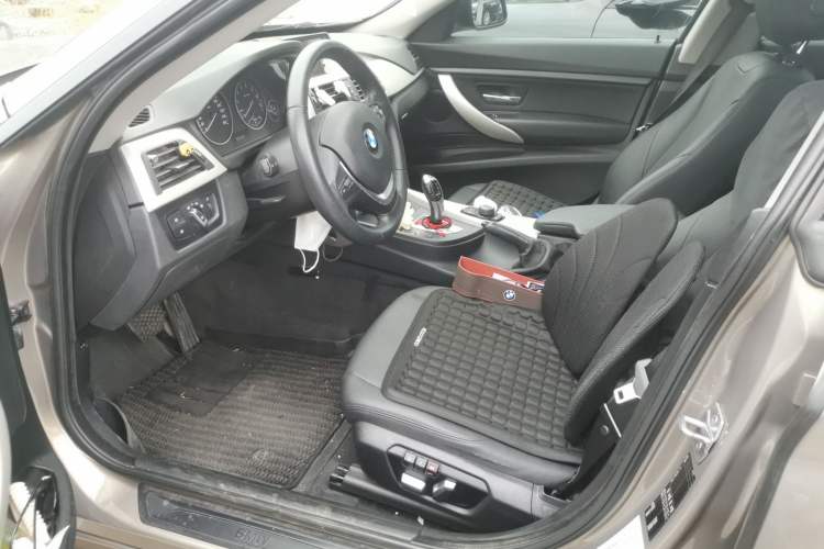 Used BMW 3 Series GT 2017 320i Sport Edition Driver Seat