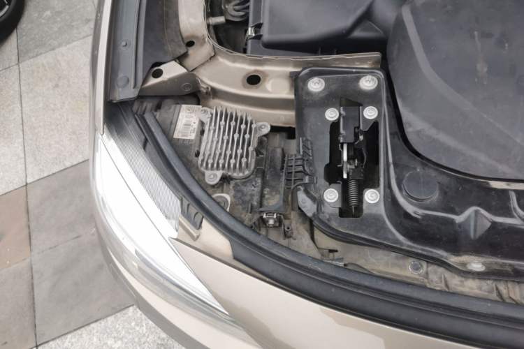 Used BMW 3 Series GT 2017 320i Sport Edition Engine Bay Right