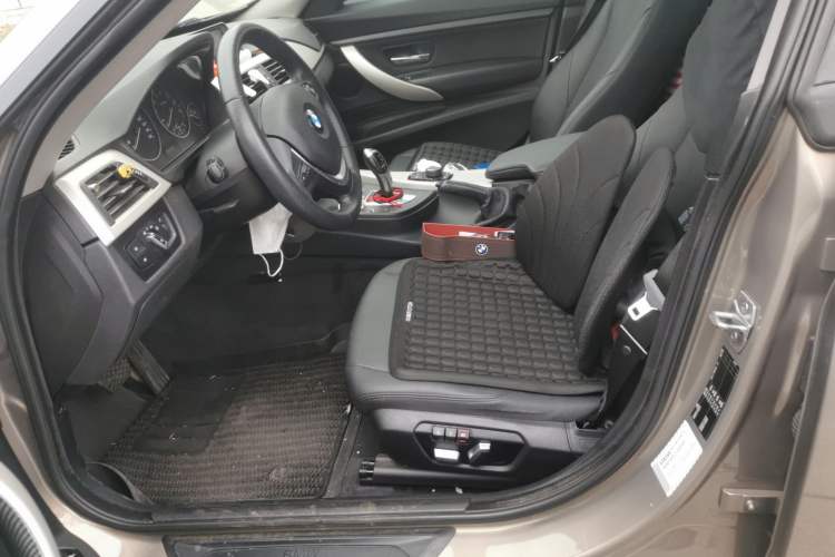 Used BMW 3 Series GT 2017 320i Sport Edition Left Front Seat