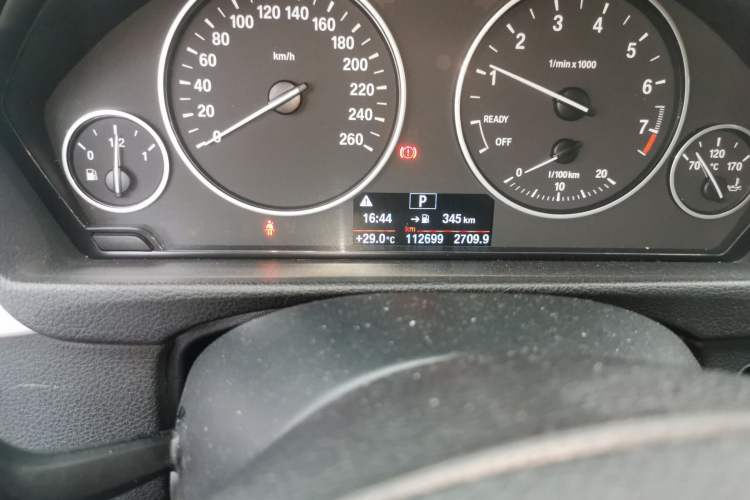 Used BMW 3 Series GT 2017 320i Sport Edition Odometer Close Up