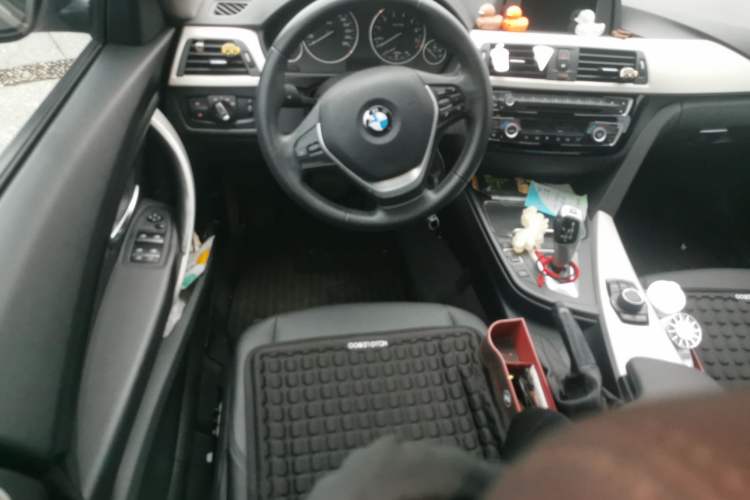 Used BMW 3 Series GT 2017 320i Sport Edition Steering Wheel