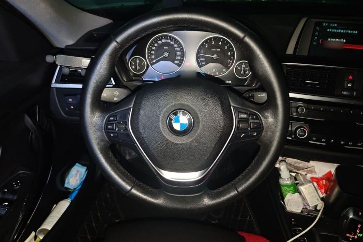 Used BMW 3 Series GT 2017 320i Luxury Design Package Steering Wheel