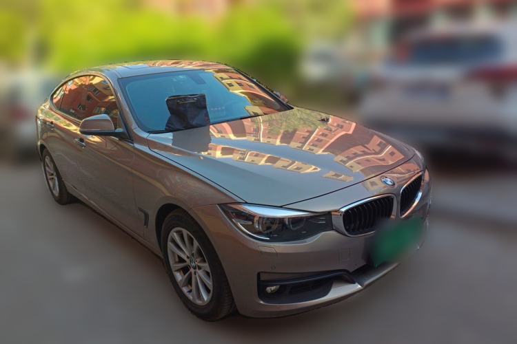 Used BMW 3 Series GT 2017 320i Sport Edition Front Right 45 Deg