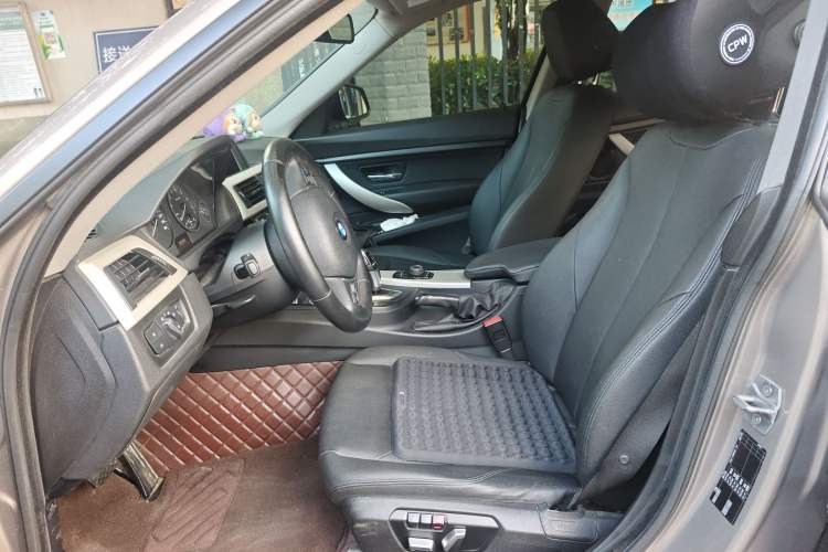 Used BMW 3 Series GT 2017 320i Sport Edition Left Front Seat