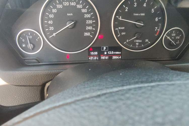 Used BMW 3 Series GT 2017 320i Sport Edition Odometer Close Up