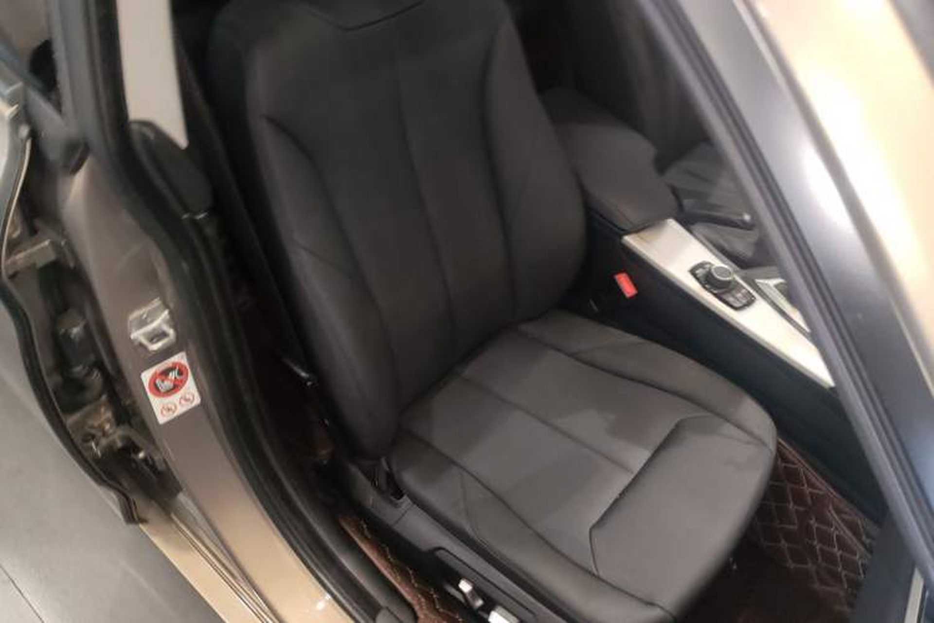 Used BMW 3 Series GT 2017 320i Sport Edition Right Front Seat