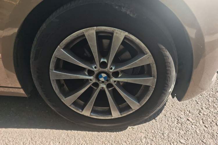 Used BMW 3 Series GT 2017 320i Sport Edition Right Front Wheel Hub