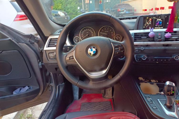 Used BMW 3 Series GT 2017 320i Sport Edition Steering Wheel