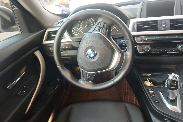Used BMW 3 Series GT 2017 320i Sport Edition Steering Wheel