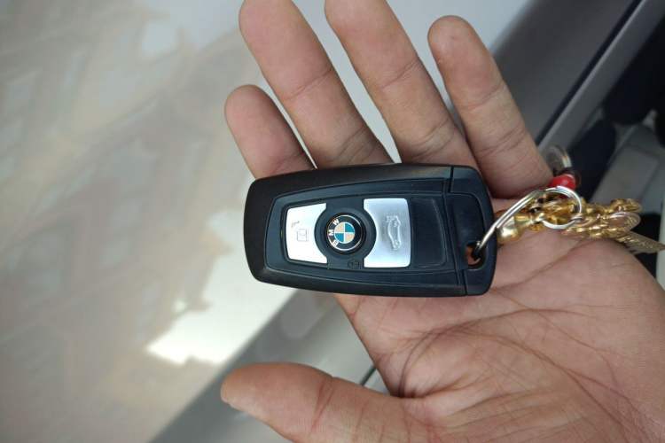 Used BMW 3 Series GT 2017 320i Sport Edition Vehicle Key