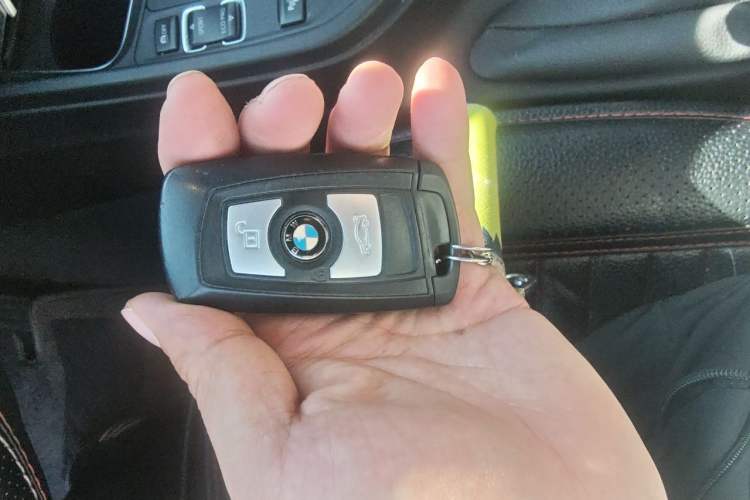 Used BMW 3 Series GT 2017 320i Sport Edition Vehicle Key