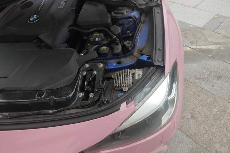 Used BMW 3 Series GT 2017 330i xDrive M Sport Engine Bay Left