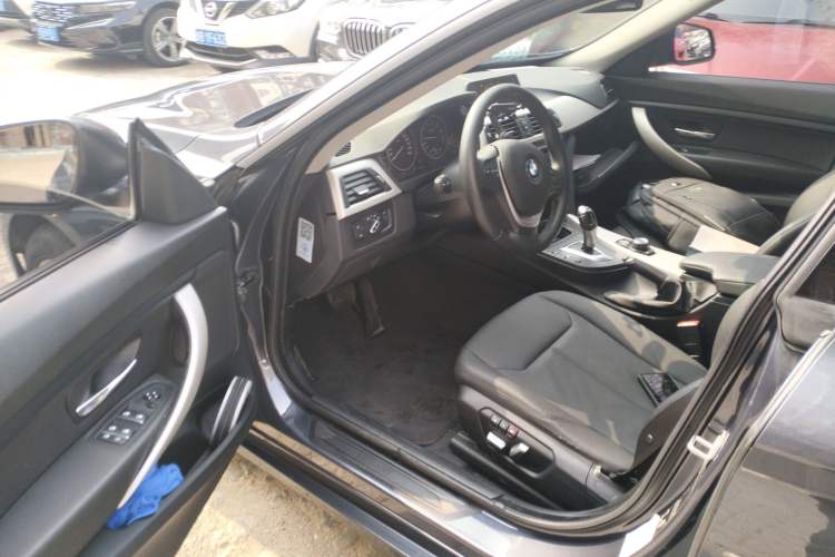 Used BMW 3 Series GT 2017 320i Sport Edition Driver Seat