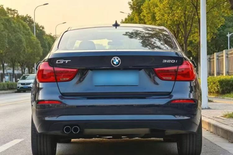 Used BMW 3 Series GT 2017 320i Sport Edition Exterior 3