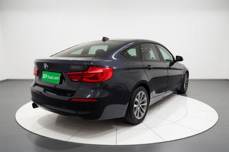 Used BMW 3 Series GT 2017 320i Sport Edition Exterior 5