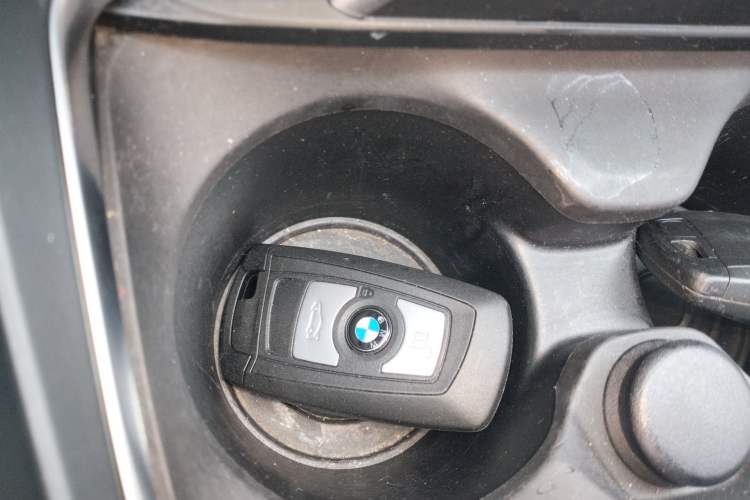 Used BMW 3 Series GT 2017 320i Sport Edition Interior 1