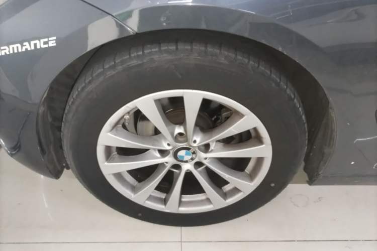 Used BMW 3 Series GT 2017 320i Sport Edition Left Front Wheel Hub