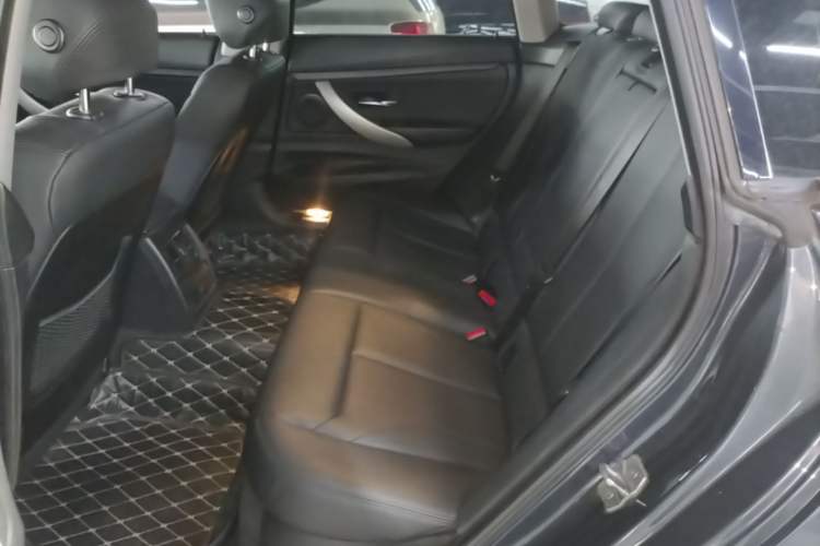 Used BMW 3 Series GT 2017 320i Sport Edition Left Rear Seat