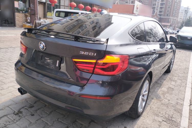 Used BMW 3 Series GT 2017 320i Sport Edition Rear Right 45 Deg