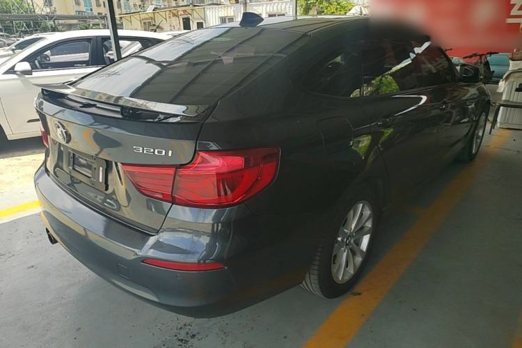 Used BMW 3 Series GT 2017 320i Sport Edition Rear Right 45 Deg