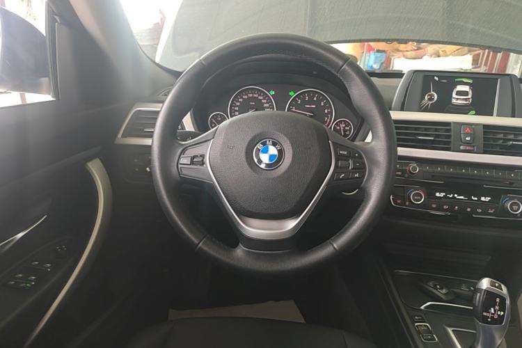 Used BMW 3 Series GT 2017 320i Sport Edition Steering Wheel