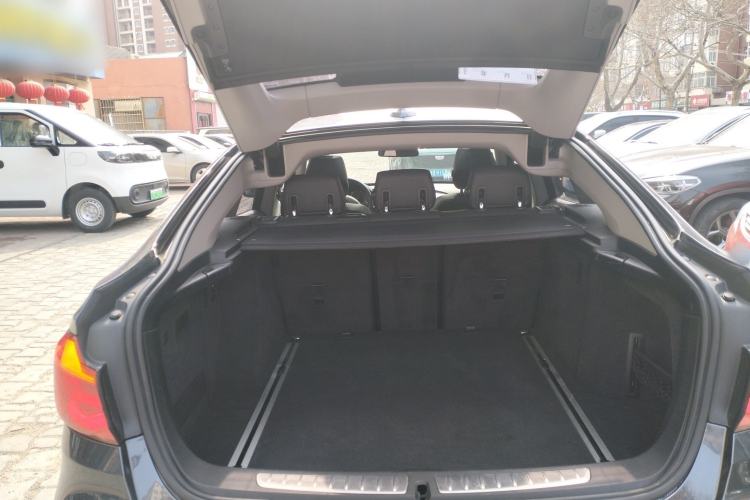 Used BMW 3 Series GT 2017 320i Sport Edition Trunk