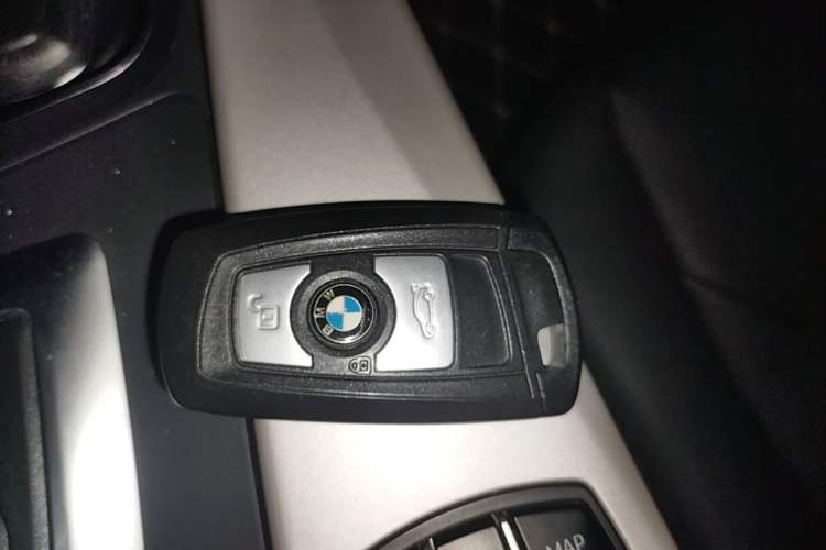 Used BMW 3 Series GT 2017 320i Sport Edition Vehicle Key